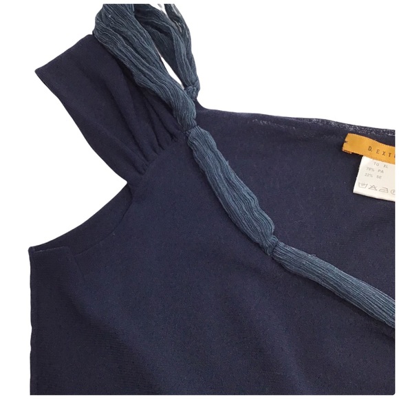 D. Exterior - Italian Made Sleeveless Top with Twisted Raffia Neckline - XL - Picture 10 of 13